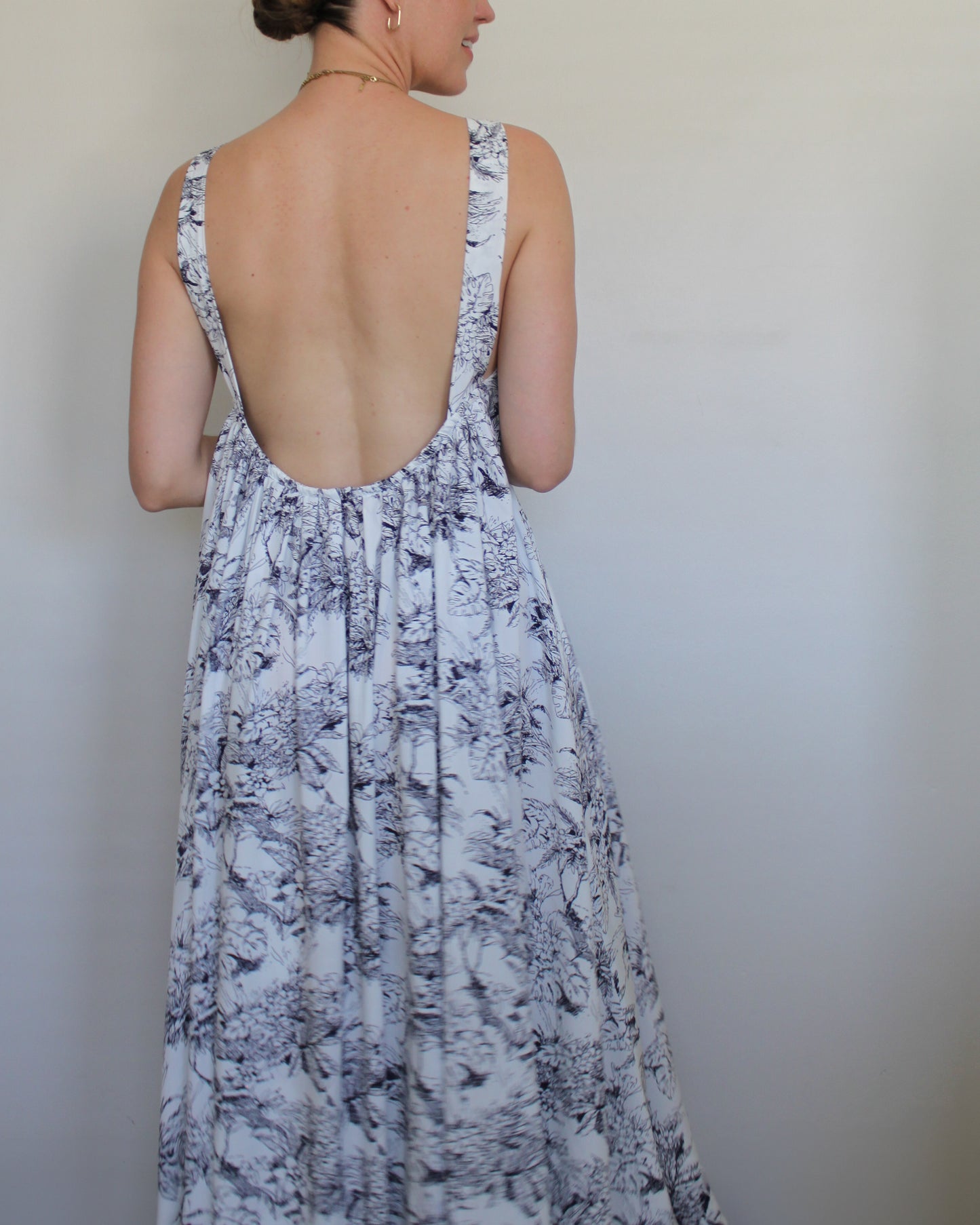 Anashe open-back maxi dress (botanical)