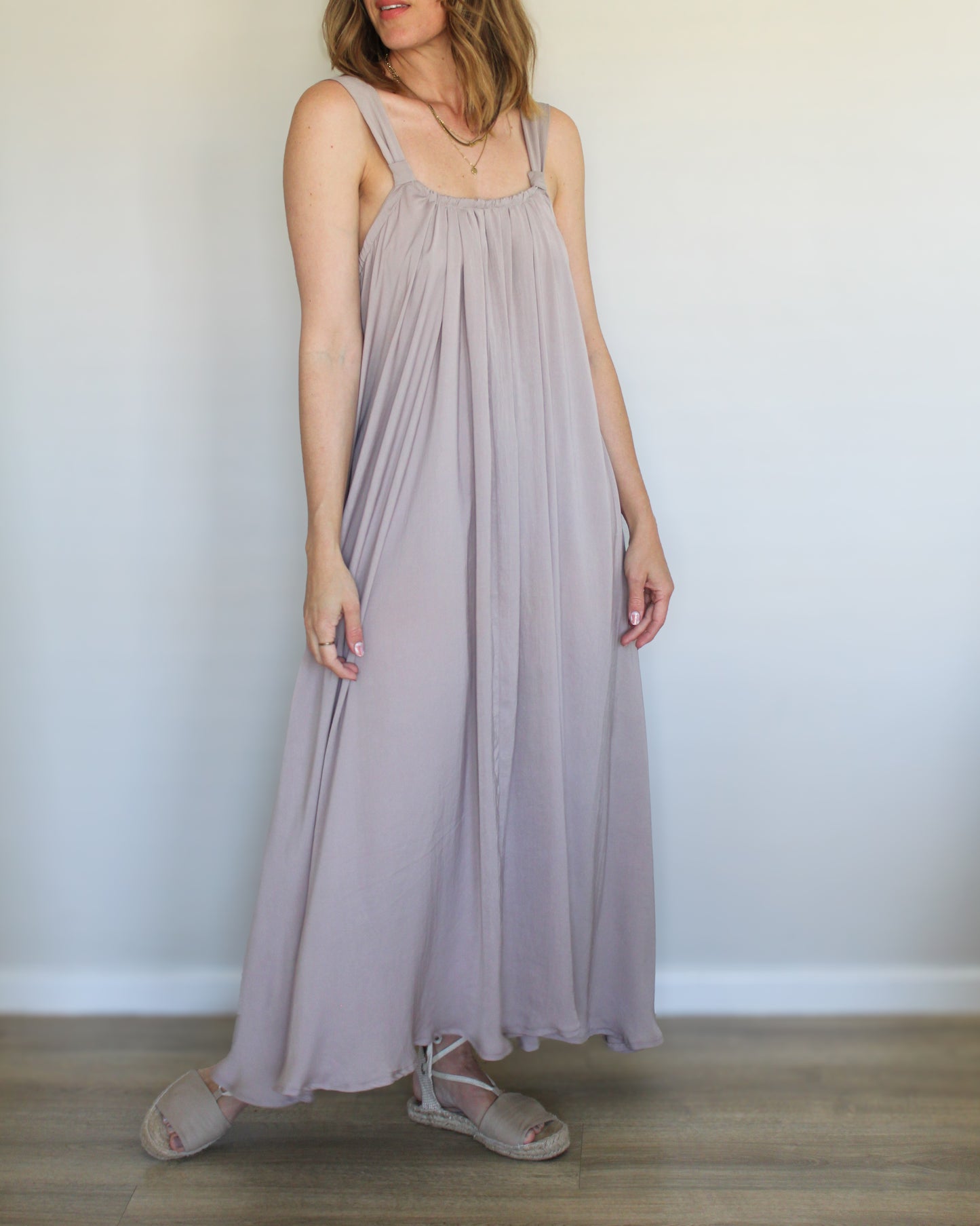 Anashe open-back maxi dress (oyster)