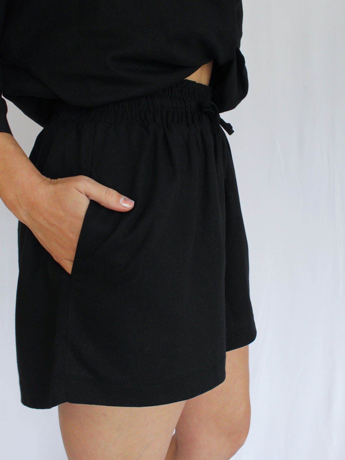 Ropa linen-blend shorts (black)